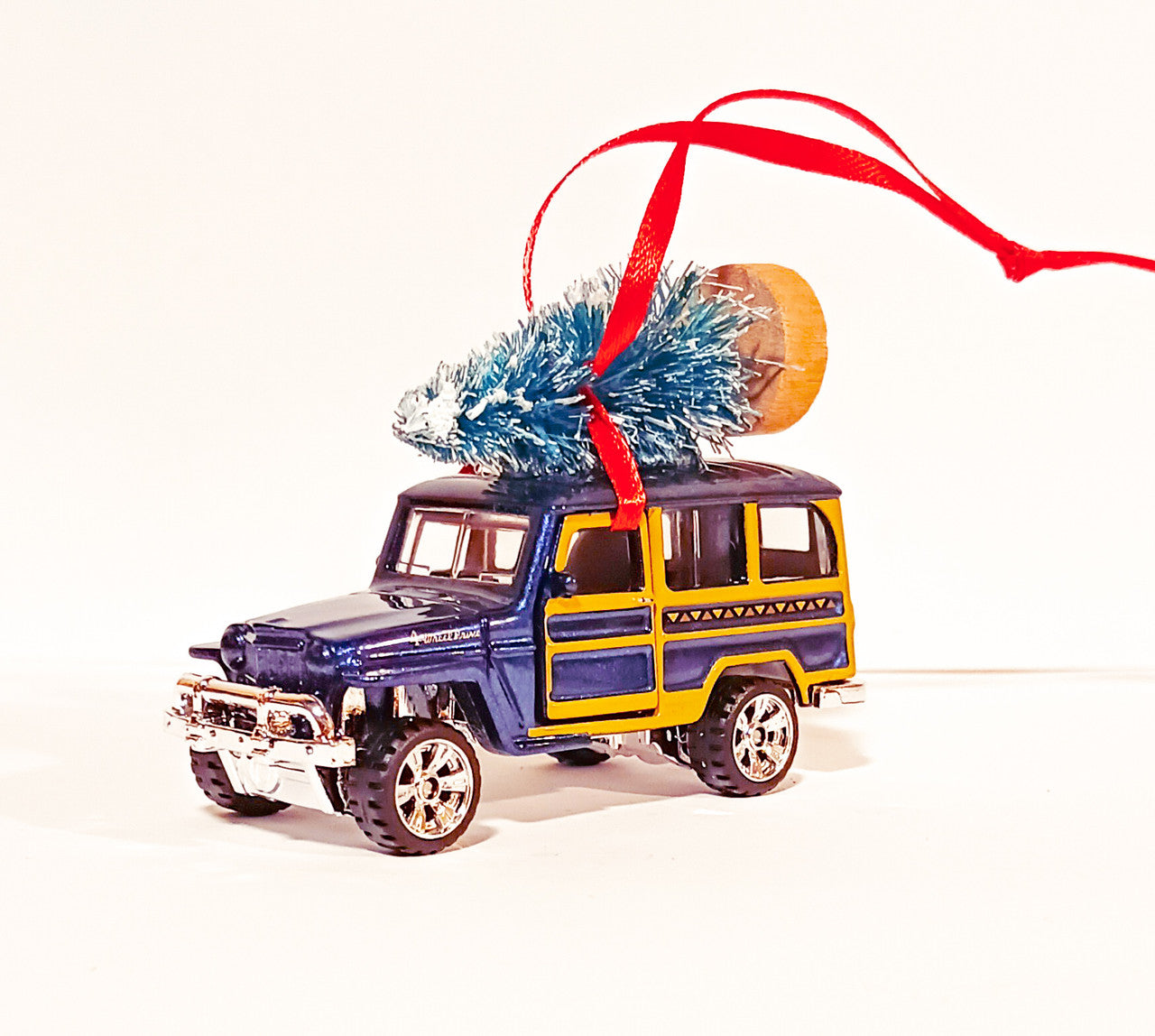Willys Wagon Ornament with Tree