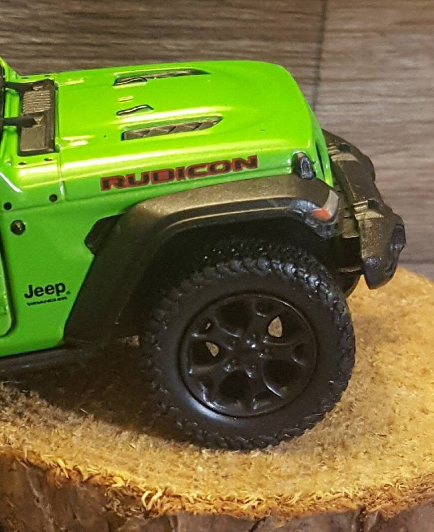 Jeep Wrangler JL Green Ornament with Christmas Tree