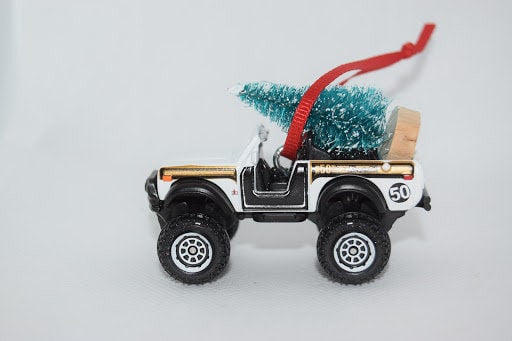 International Scout 4x4 Ornament with Tree