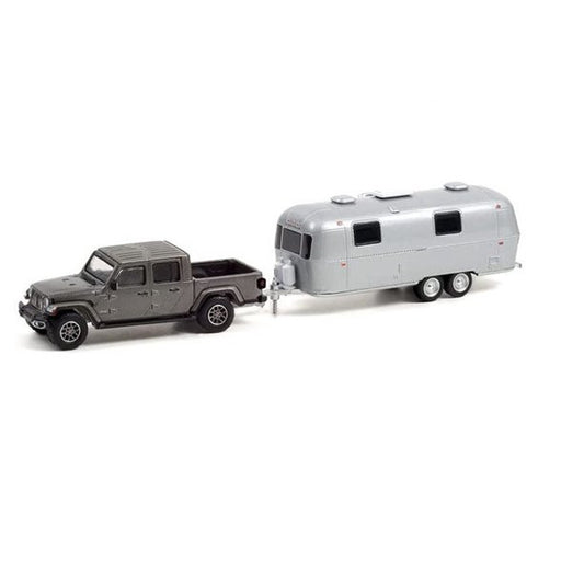 Greenlight 1:64 Hitch & Tow 23 2020 Jeep Gladiator and Airstream Land Yacht — Offroad Collectibles.