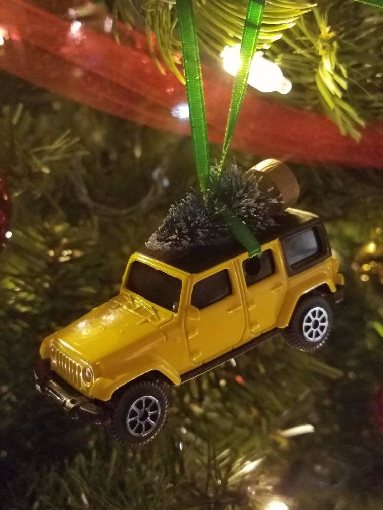 Jeep Wrangler JKU Rubicon Ornament with Tree