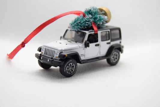 Jeep Wrangler JK 4 Door Ornament with Tree White