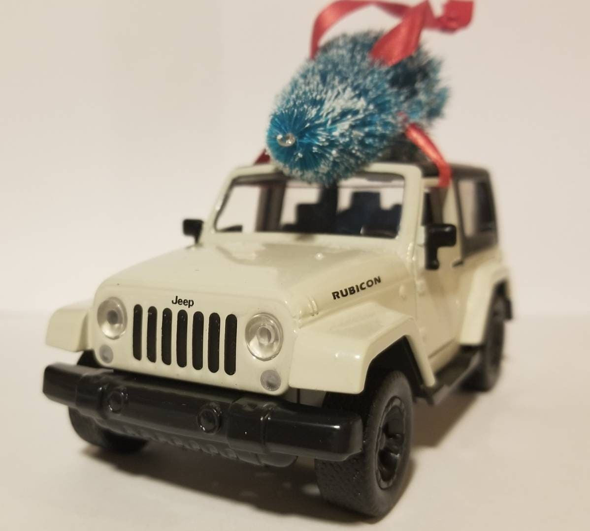 Jeep Wrangler White JK 2 Door with Tree Ornament