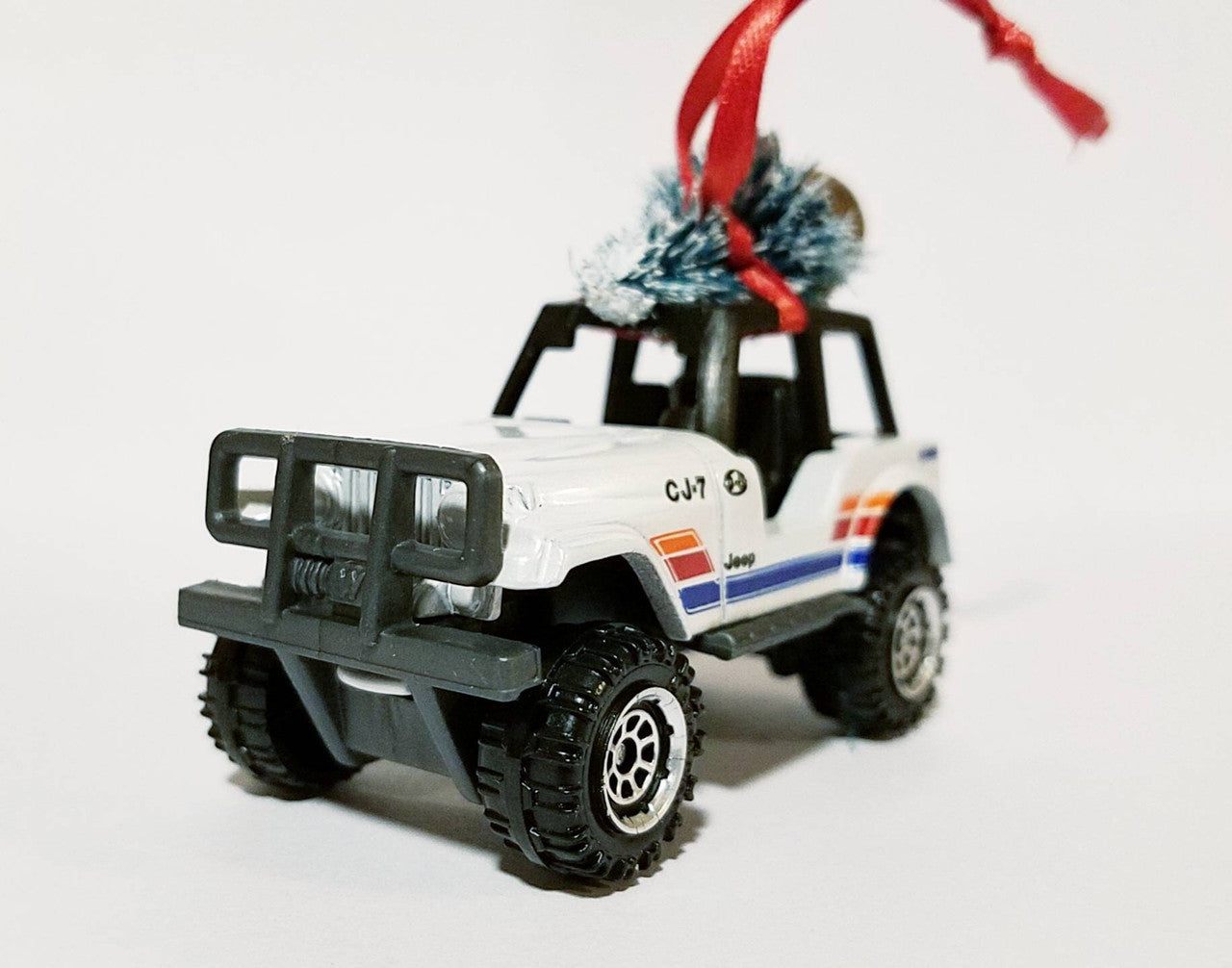 Jeep CJ White Ornament with Tree