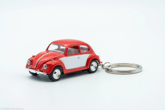 Red and white VW Beetle diecast keychain with metal keyring